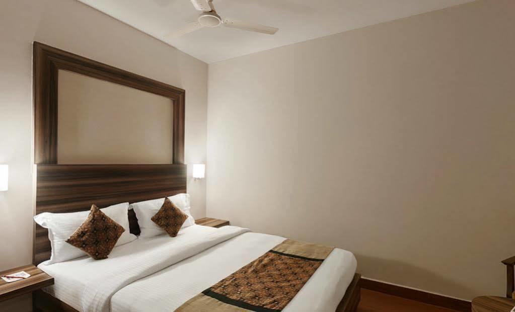 La Sara Comforts Bangalore Extérieur photo